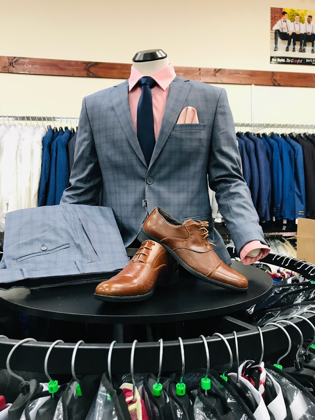 Suit Warehouse | 3000 Grapevine Mills Pkwy, Grapevine, TX 76051, USA | Phone: (972) 874-9516