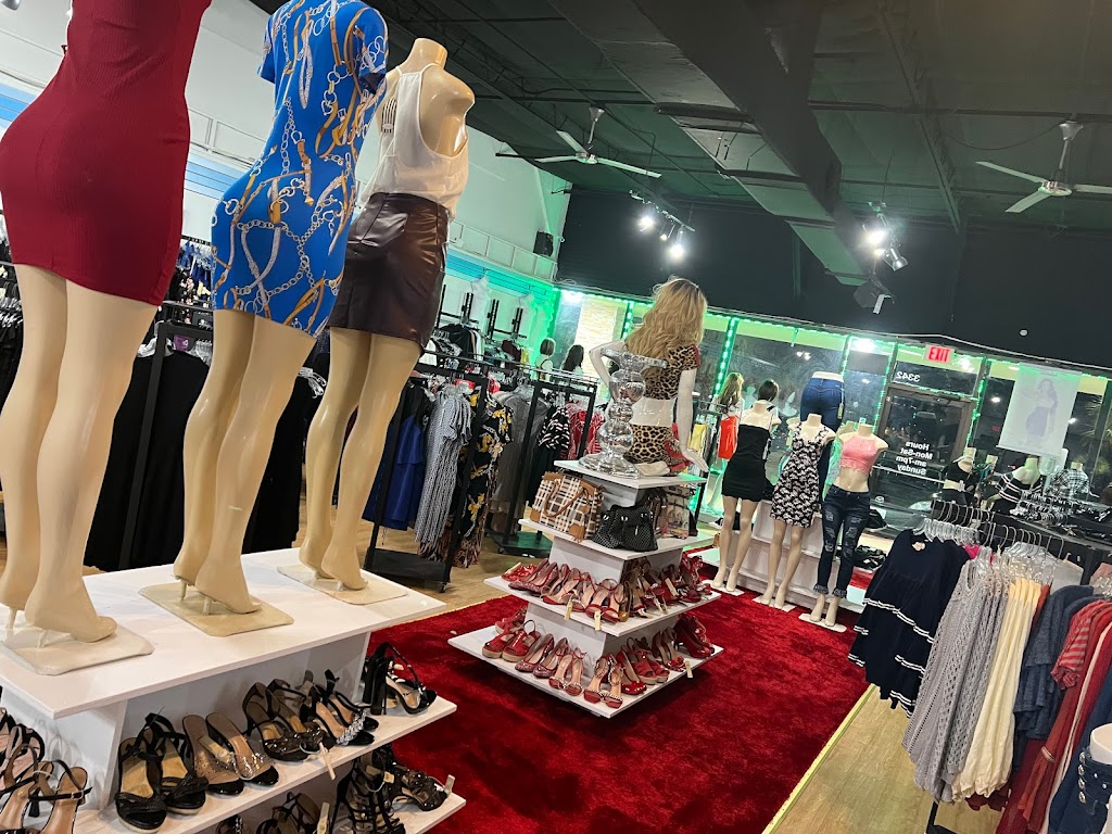 Rubys Fashion | 3342 FM 528 Rd, Friendswood, TX 77546 | Phone: (832) 582-5577