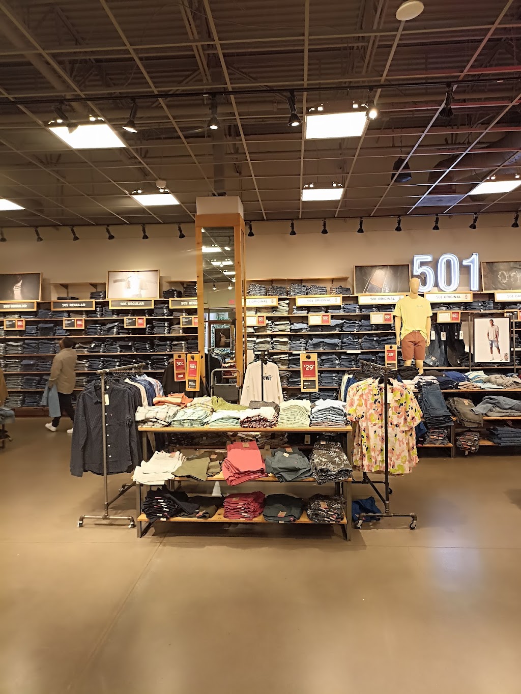 Levi’s Outlet Store | 1001 N Arney Rd Suite 506, Woodburn, OR 97071, USA | Phone: (503) 981-5418