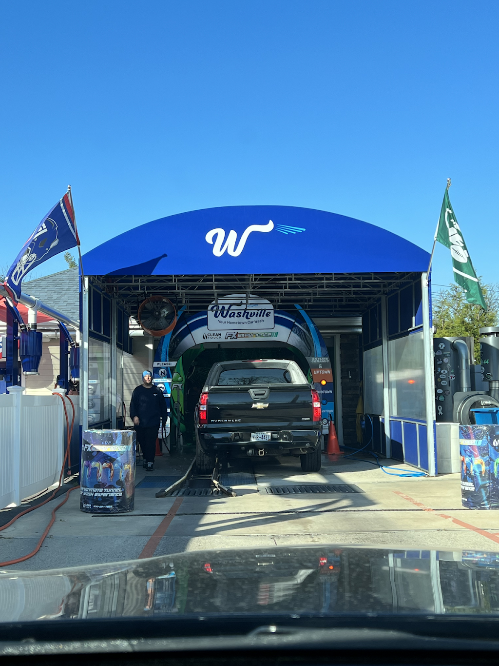 Washville Car Wash | 166 Fulton St, Farmingdale, NY 11735, USA | Phone: (516) 586-4226