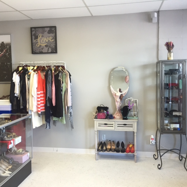 Stacys Closet | 8598 Warner Ave, Fountain Valley, CA 92708, USA | Phone: (714) 465-9440