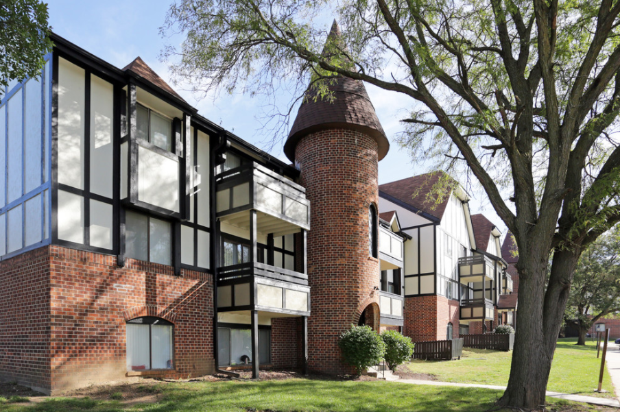 Tudor Heights Apartments | 10505 Evans Plaza, Omaha, NE 68134, USA | Phone: (402) 524-5940