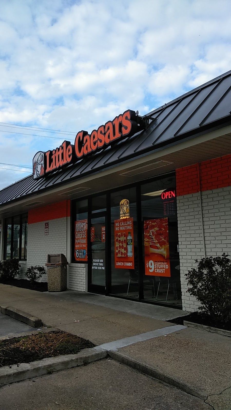 Little Caesars Pizza | 1101 W Little Creek Rd, Norfolk, VA 23505, USA | Phone: (757) 228-5700