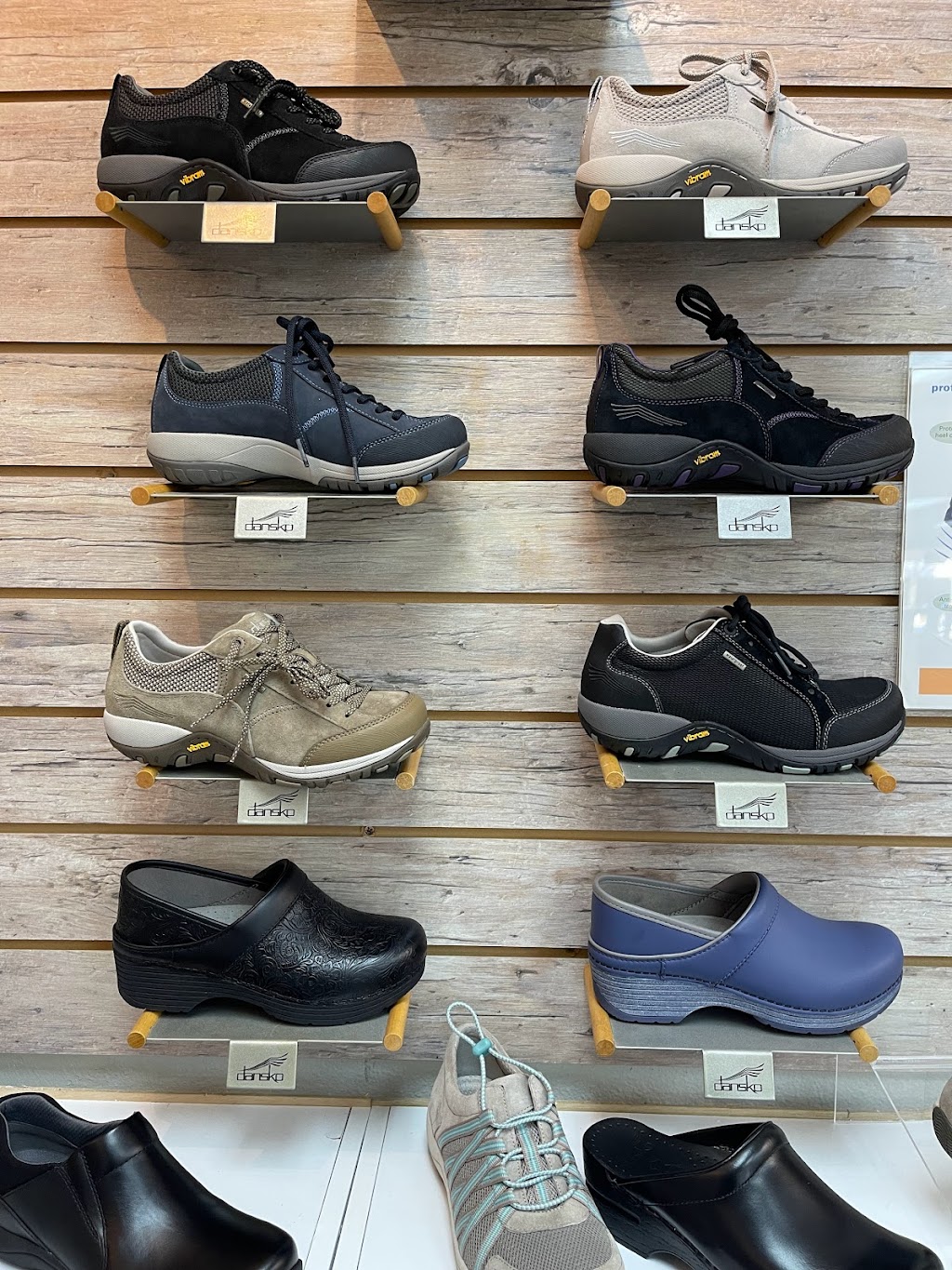 Comfort Shoes | 23360 Valencia Blvd Suite G, Valencia, CA 91355, USA | Phone: (661) 255-2033