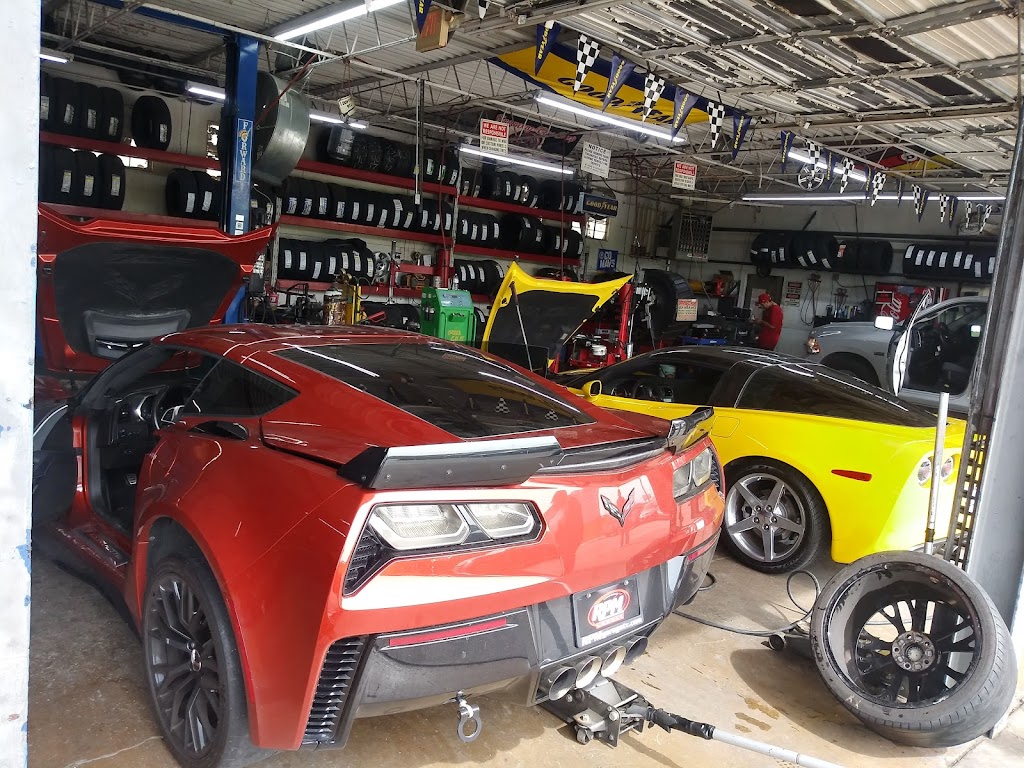 Freeway Tire Shop | 3110 N Stemmons Fwy, Dallas, TX 75247, USA | Phone: (214) 267-2500