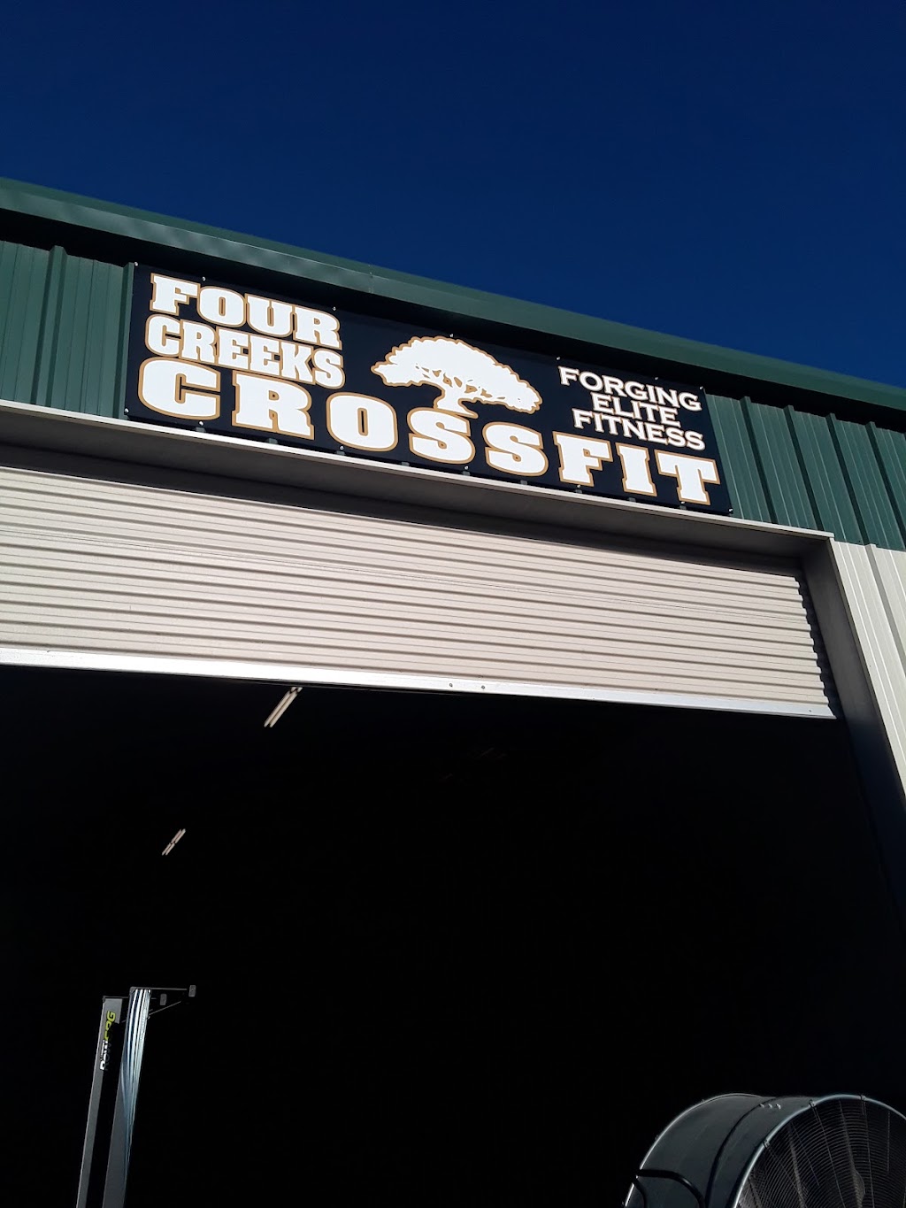 Four Creeks Crossfit | 6420 S Mooney Blvd Suite P, Visalia, CA 93277, USA | Phone: (559) 723-0236