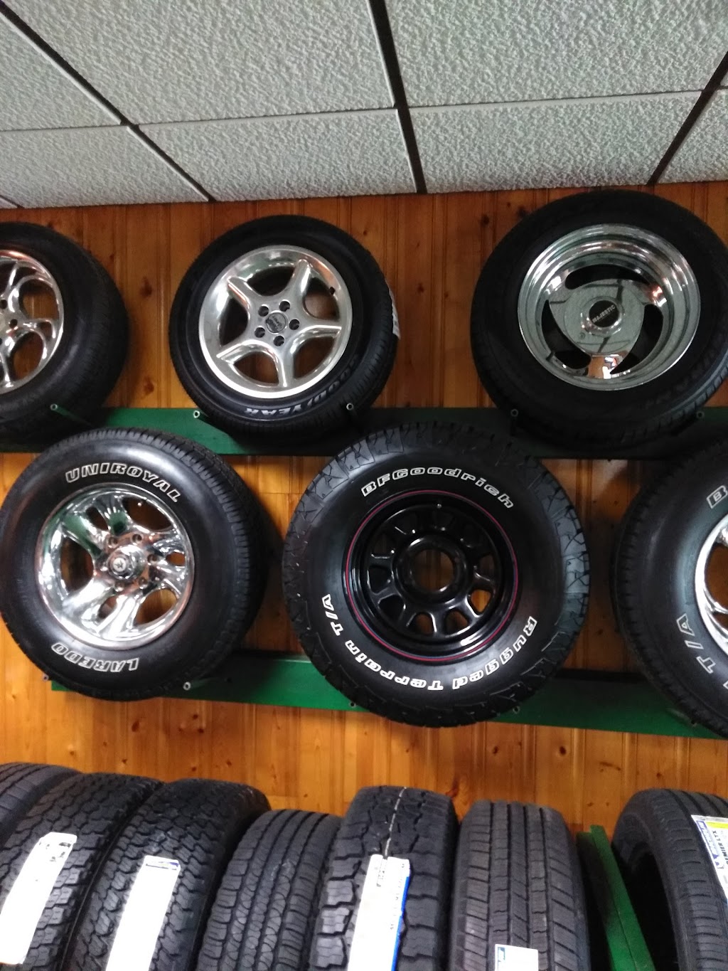 Essey Tire | 5200 PA-51, Belle Vernon, PA 15012 | Phone: (724) 379-4800