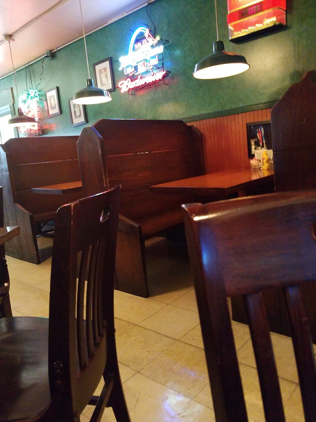 Greggs Bar & Grill | 4400 N Broadway, St. Louis, MO 63147, USA | Phone: (314) 421-1152