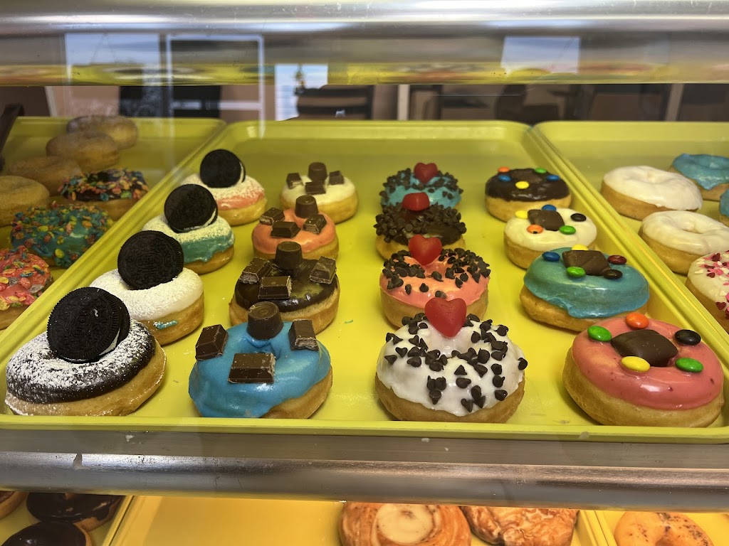 Black Rose Donut Cafe | 1924 N Beach St, Haltom City, TX 76111, USA | Phone: (817) 386-3252