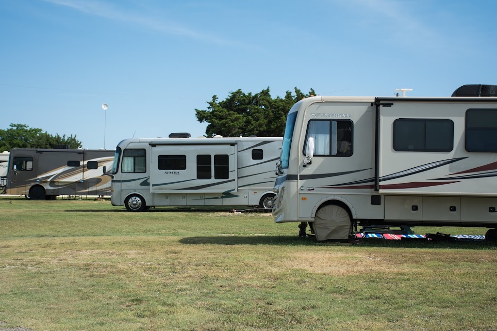 Whitney Resorts | 255 Sun Country Dr, Whitney, TX 76692, USA | Phone: (254) 694-4023