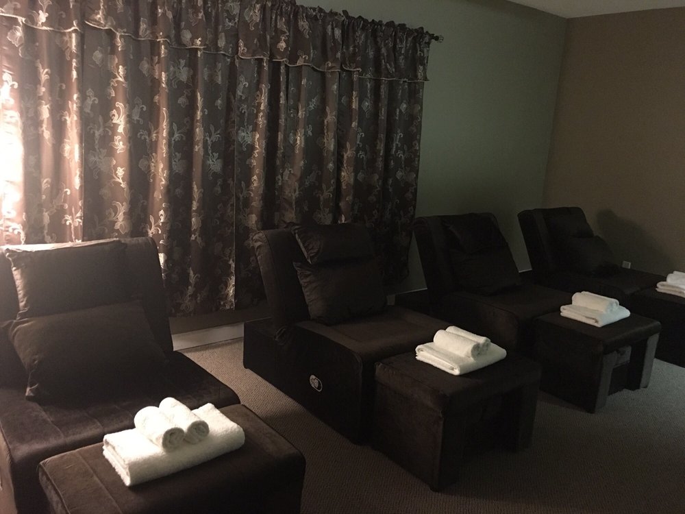 Elegant Massage | 210 Triad Center W, OFallon, MO 63366, USA | Phone: (636) 980-0070