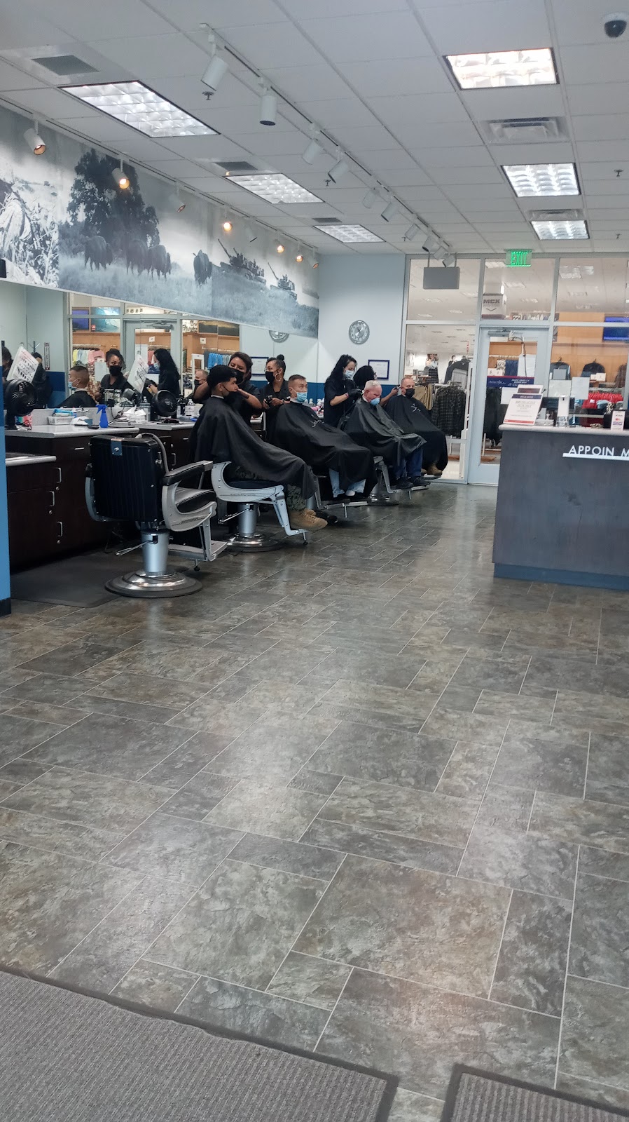 MCX Barber Shop | MCX Camp Pendleton, 200 Vandegrift Blvd, Oceanside, CA 92058, USA | Phone: (760) 763-3118