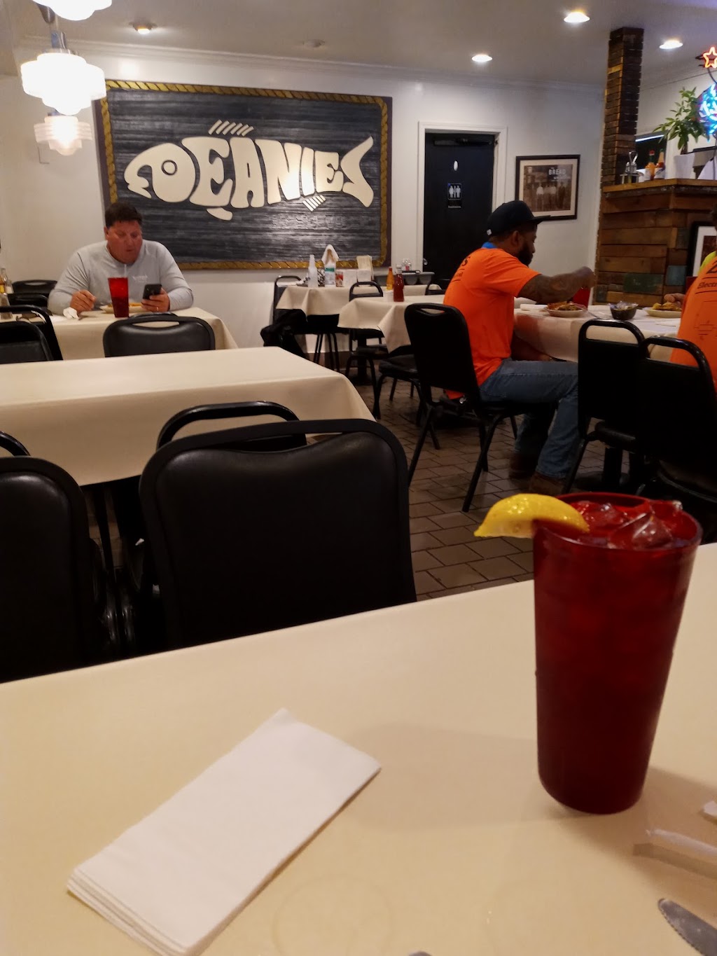 Deanies Restaurant & Bar | 7350 Hayne Blvd, New Orleans, LA 70126, USA | Phone: (504) 248-6700