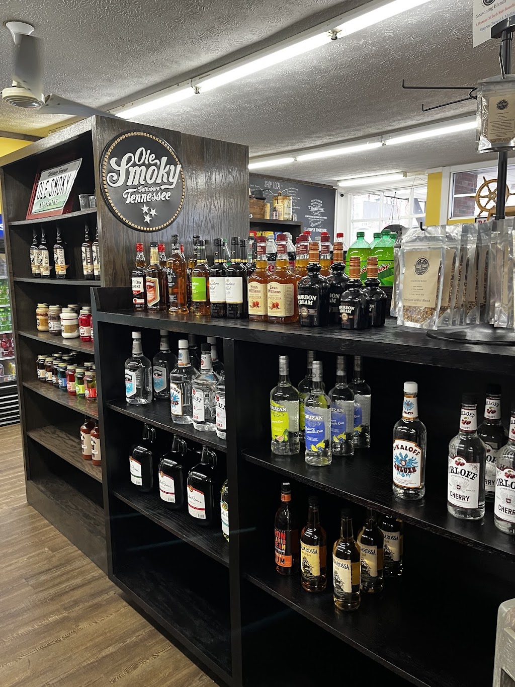 Spencer Main Street Market | 101 S Main St, Spencer, OH 44275, USA | Phone: (330) 648-2382