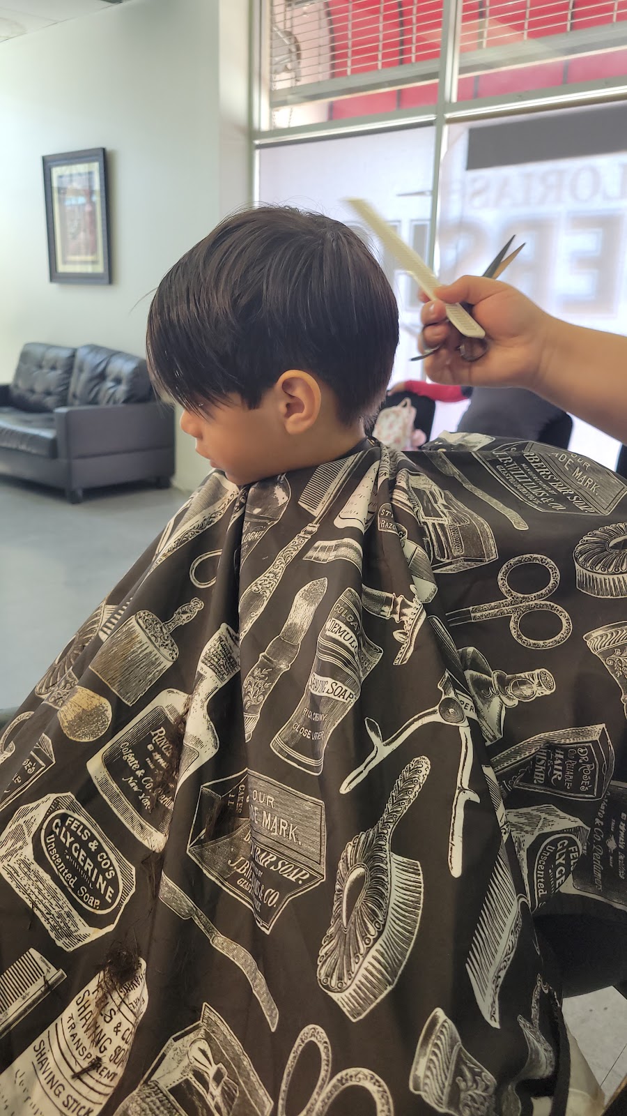 Glorias Barber shop | 6071 State St, Huntington Park, CA 90255, USA | Phone: (323) 901-8425