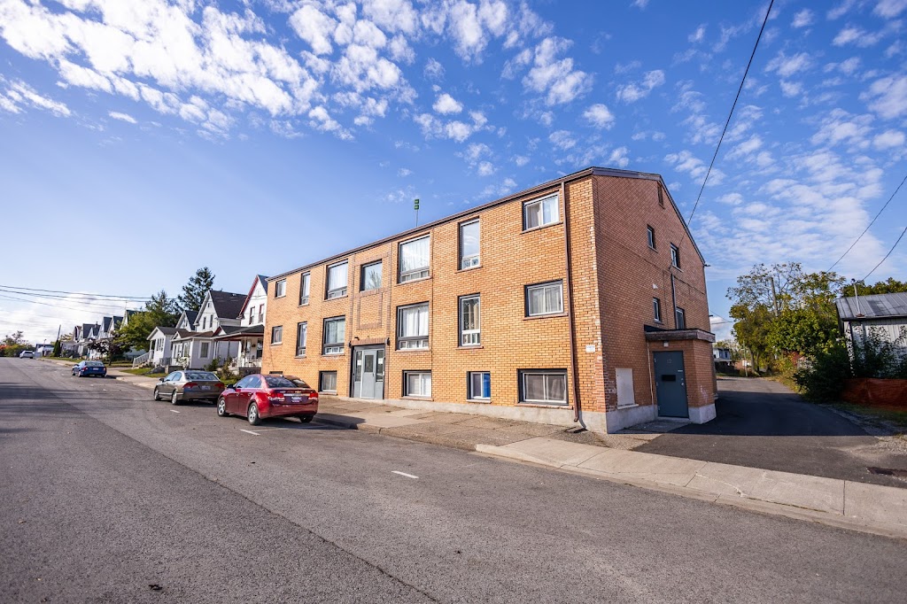 Sebastien Dusseault / Real Estate | 41 Main St W, Grimsby, ON L3M 1R3, Canada | Phone: (905) 730-3783