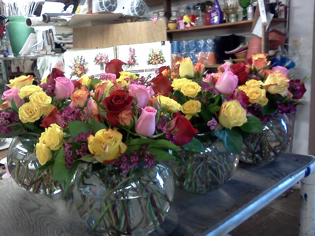 Juanitas Flower Shop | 3407 Macdonald Ave, Richmond, CA 94805, USA | Phone: (510) 778-1678