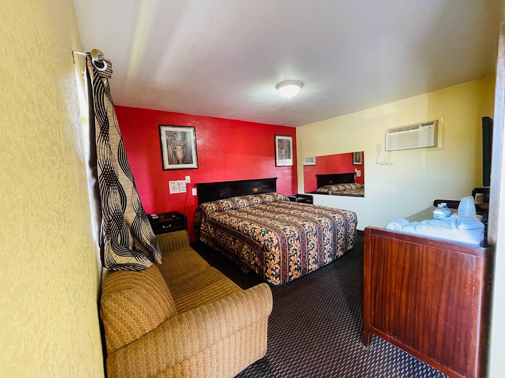 Royal Palms Motel & RV Park | 7800 Chef Menteur Hwy, New Orleans, LA 70126, USA | Phone: (504) 245-4444