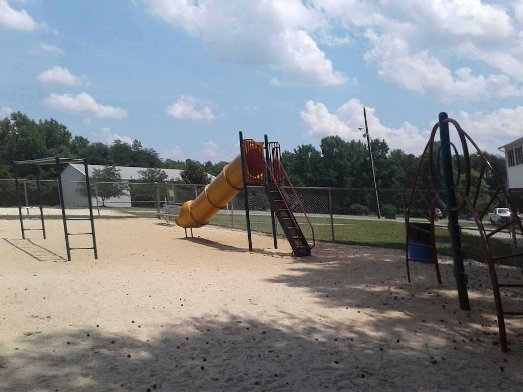 Haw River Community Park | 1130 Pine St, Haw River, NC 27258, USA | Phone: (336) 578-5600