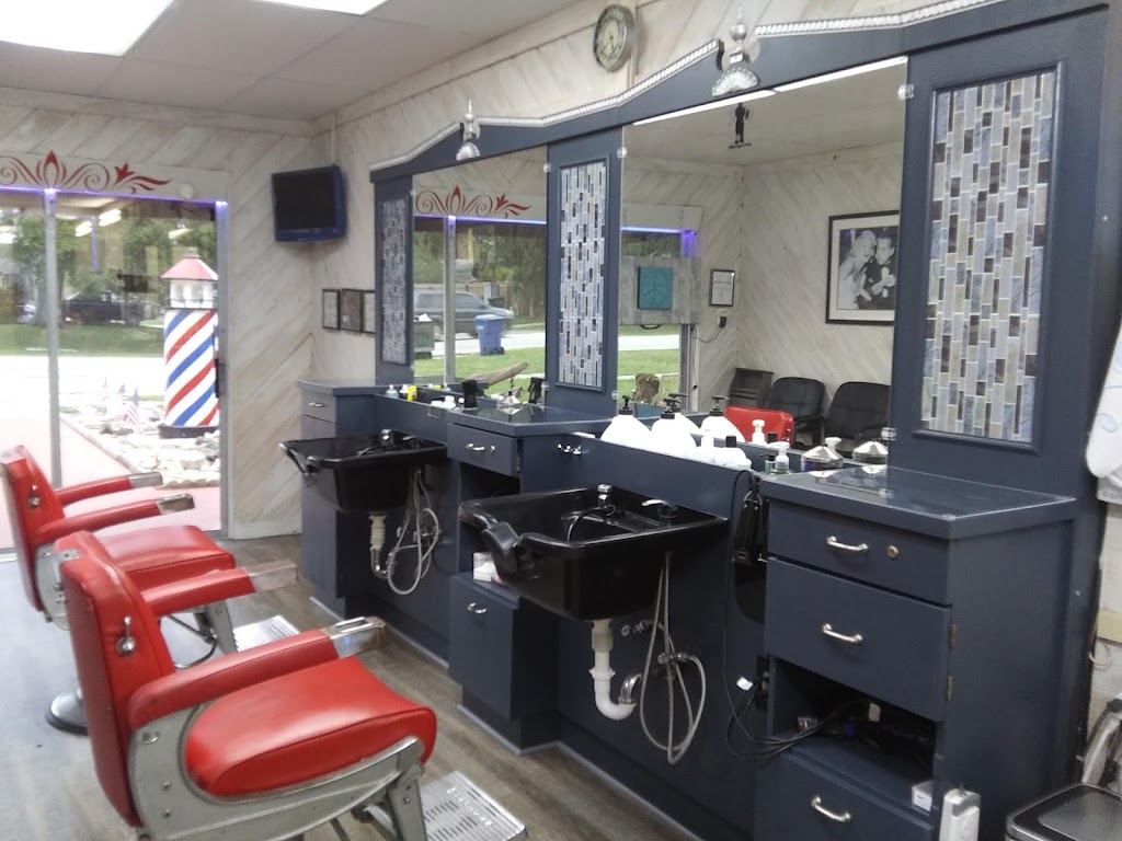 Golden Razor Barber & Beauty Salon | 801 Highland Ave, Largo, FL 33770, USA | Phone: (727) 581-9381