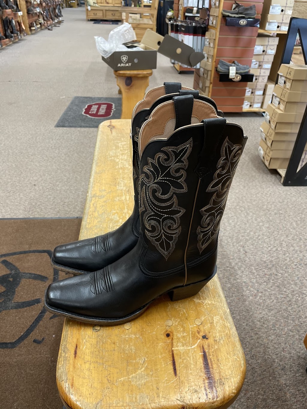 Pleasant Hills Saddle Shop INC | 20750 Rogers Dr, Rogers, MN 55374, USA | Phone: (763) 428-8636