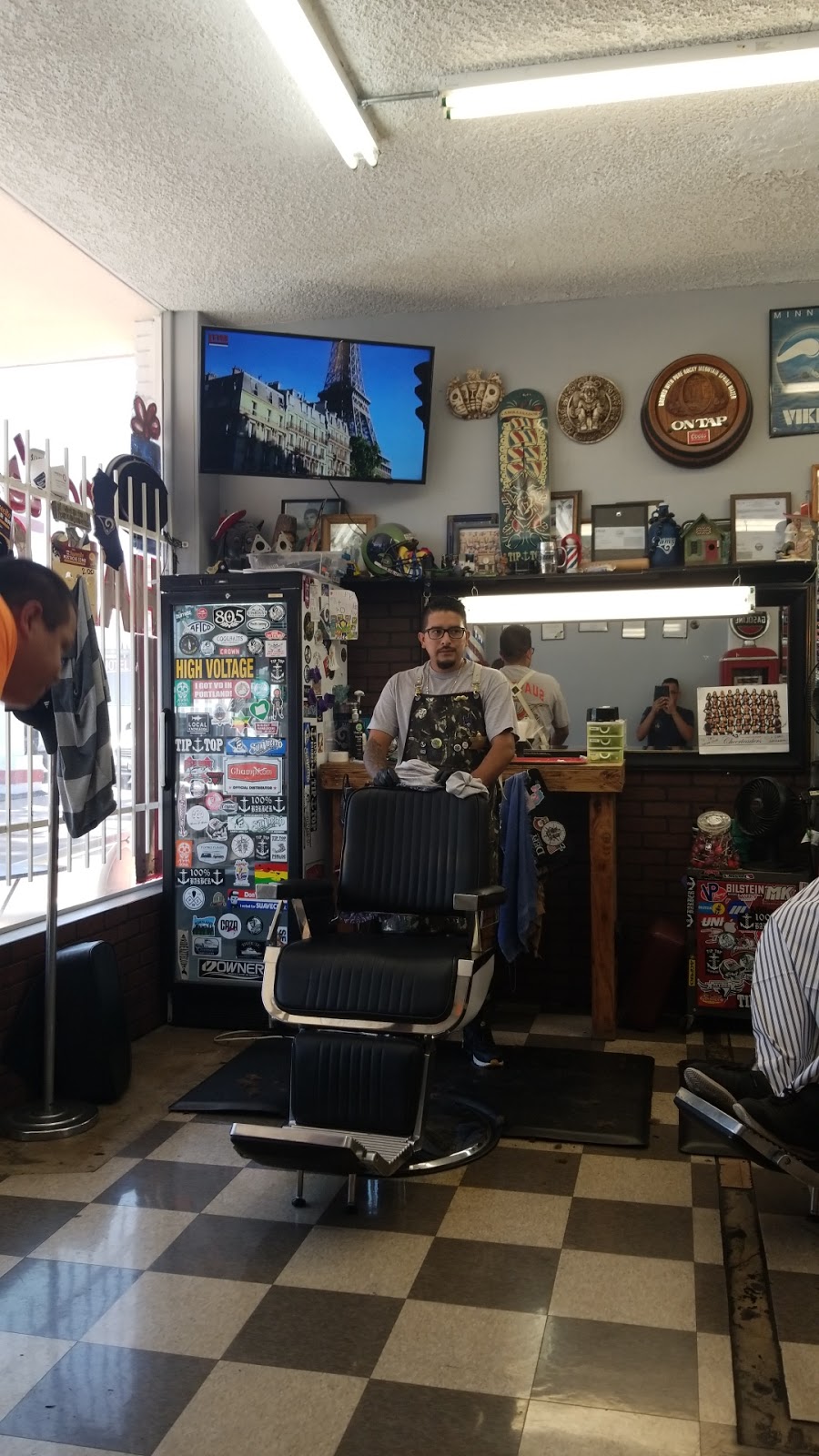 Joes Barber Shop | 1009 W 6th St, Corona, CA 92882, USA | Phone: (951) 737-2357