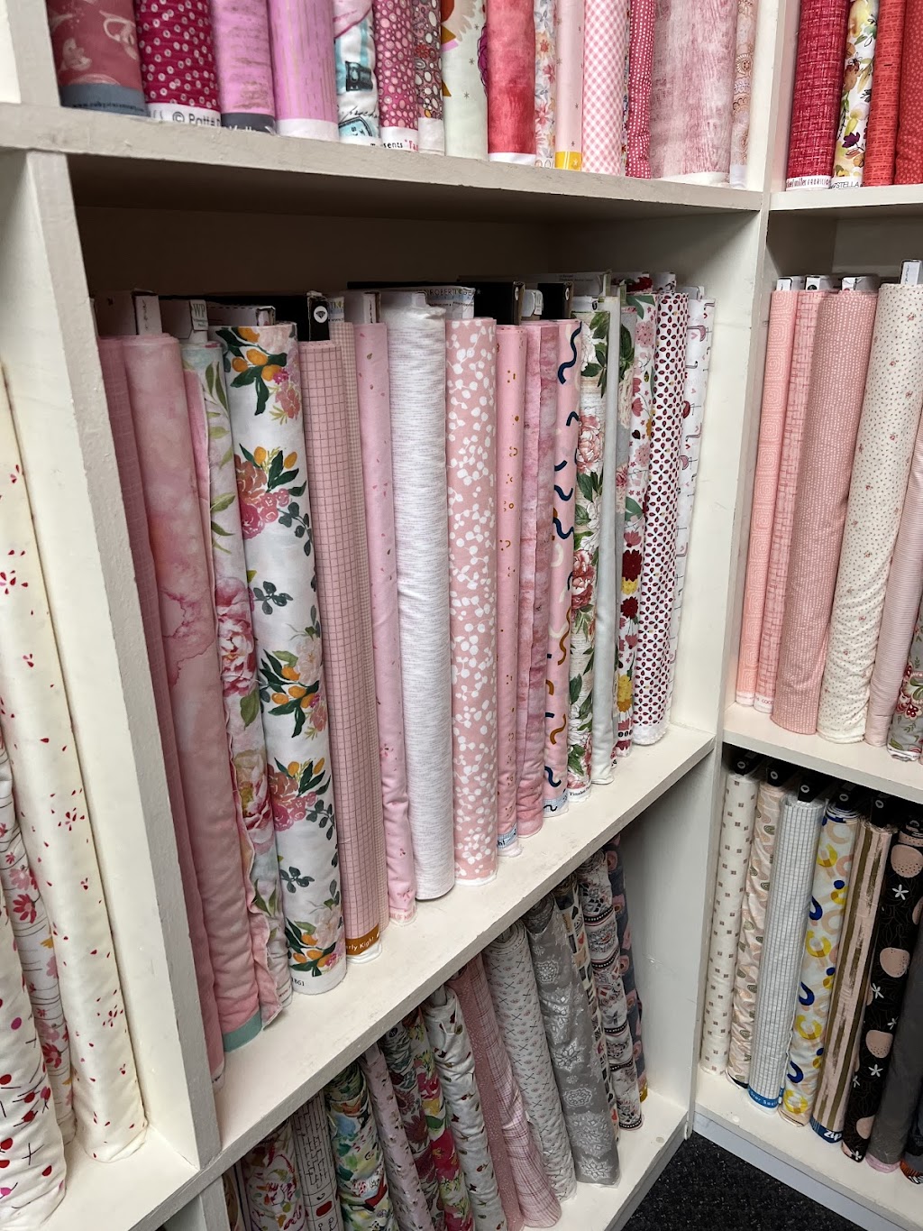 Gloversville Sewing Center Inc | 385 S Main St, Gloversville, NY 12078, USA | Phone: (518) 725-4919