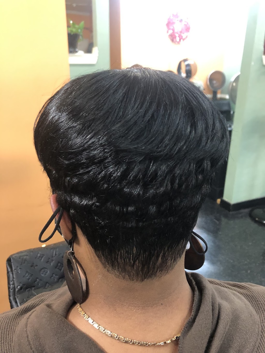 Signature Hair Studio Stone Mountain | 653 Main St, Stone Mountain, GA 30083, USA | Phone: (404) 698-2707