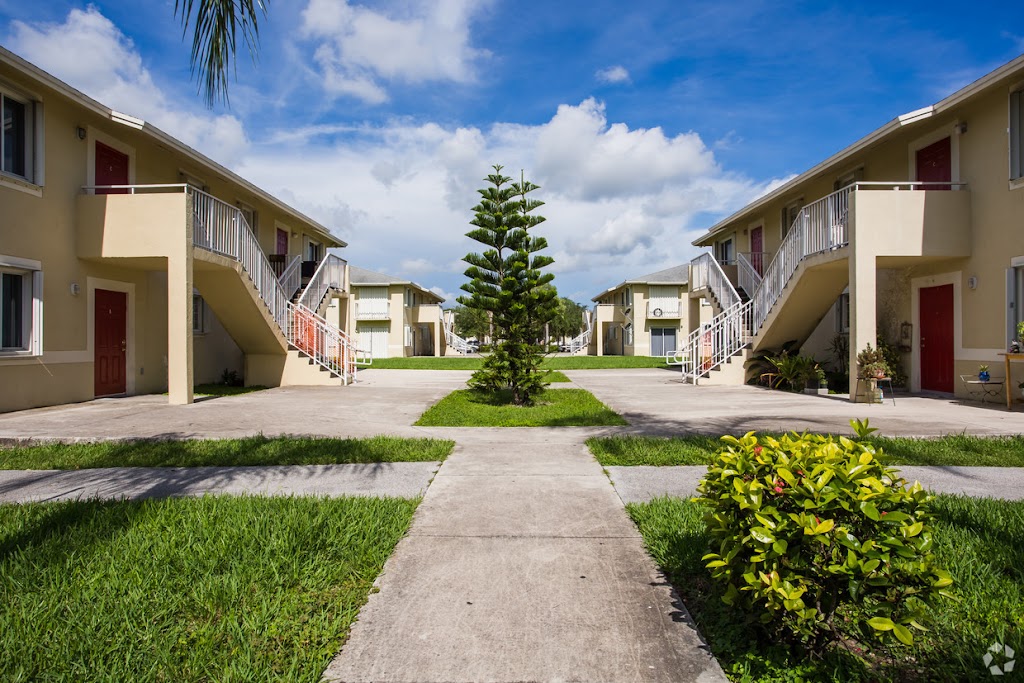 Hidden Grove Apartments in Homestead | 13815 SW 271st Terrace, Homestead, FL 33032, USA | Phone: (305) 258-1690