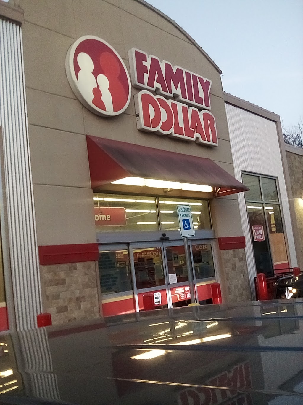 Family Dollar | 101 US-90, Waelder, TX 78959, USA | Phone: (512) 910-7469