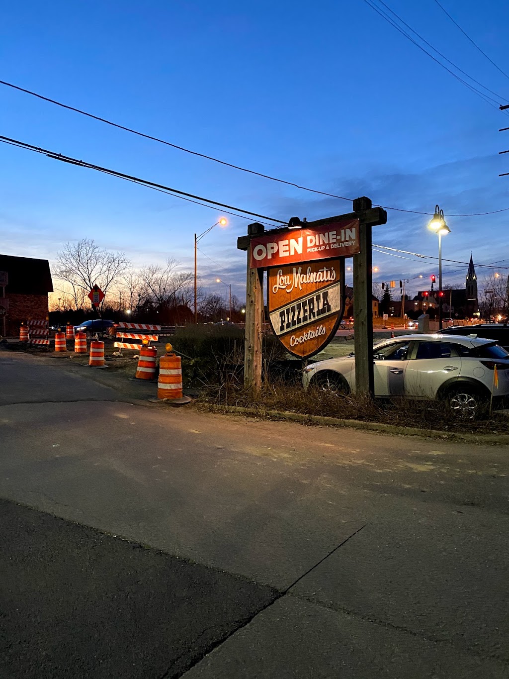 Buffalo Grove - Lou Malnatis Pizzeria | 85 S Buffalo Grove Rd, Buffalo Grove, IL 60089, USA | Phone: (847) 215-7100