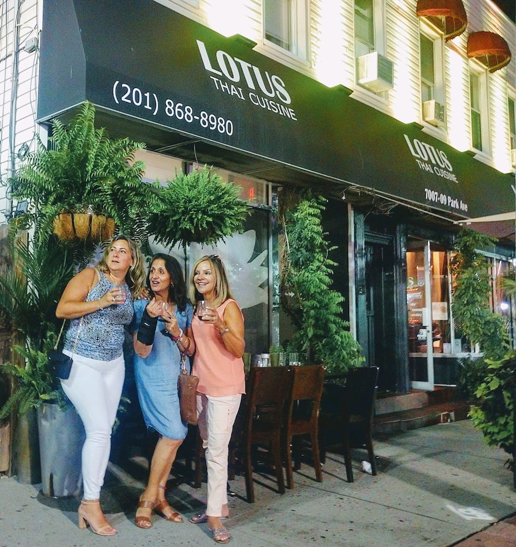 Lotus Thai Cuisine | 7007 Park Ave, Guttenberg, NJ 07093, USA | Phone: (201) 868-8980