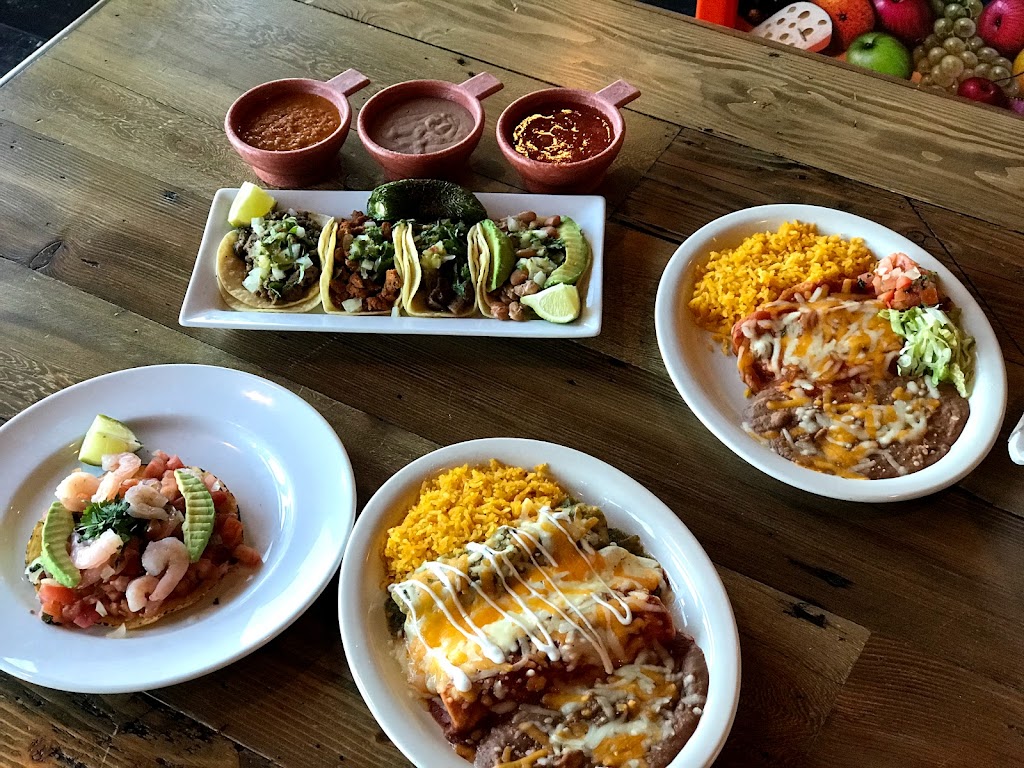 El Gallo Giro Mexican Street Food and Tequila Bar | 1435 N Eagle Rd Suite 140, Meridian, ID 83642, USA | Phone: (208) 322-8226