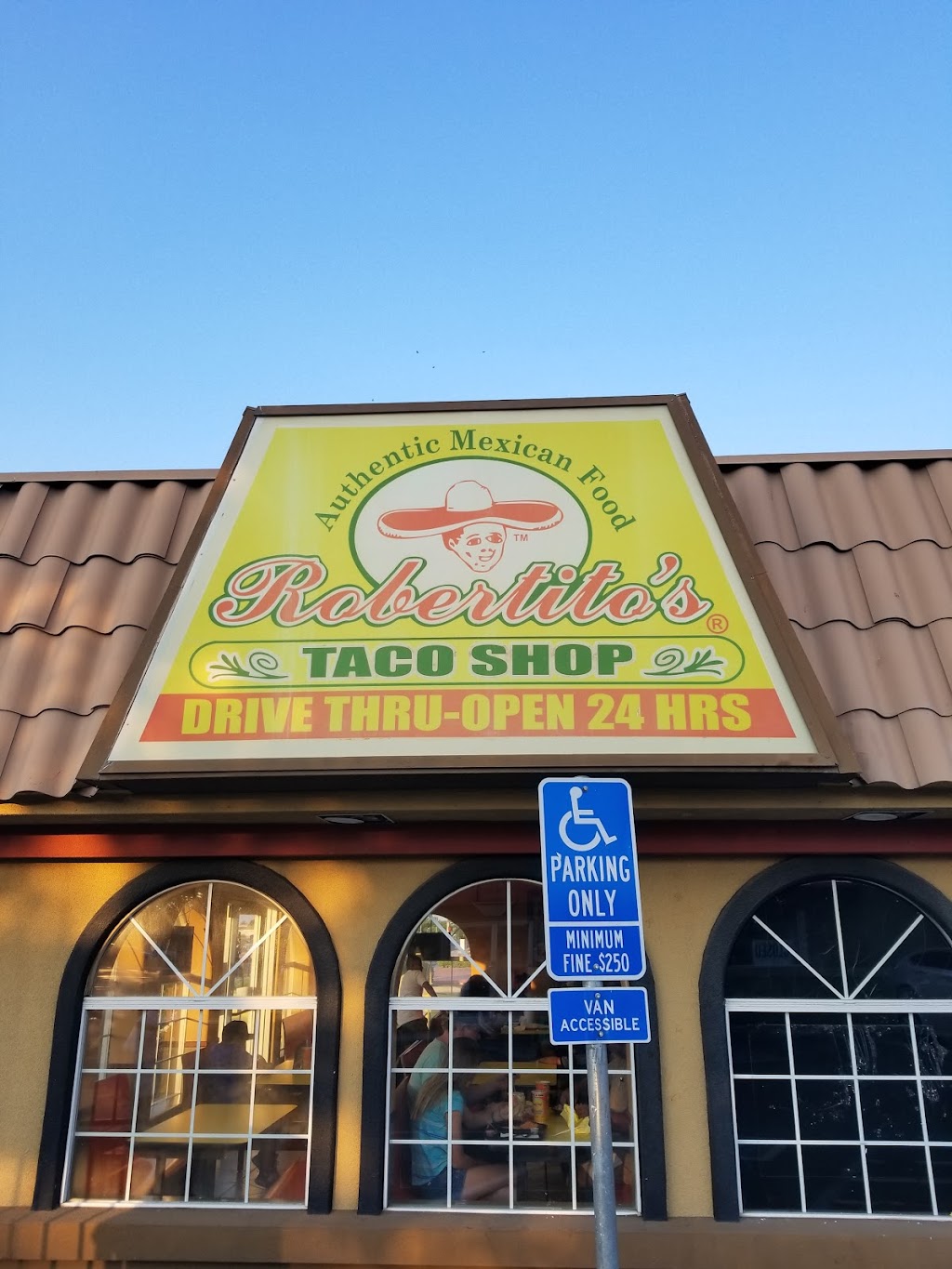 Robertitos Taco Shop | 15045 W Whitesbridge Ave, Kerman, CA 93630, USA | Phone: (559) 846-3700