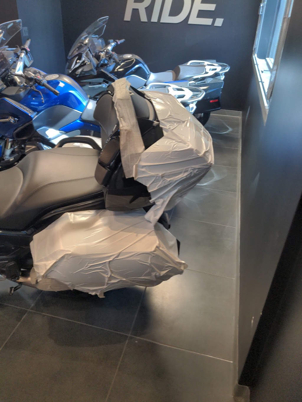 BMW Motorcycles of Burbank | 2913 N Ontario St, Burbank, CA 91504, USA | Phone: (818) 446-2450