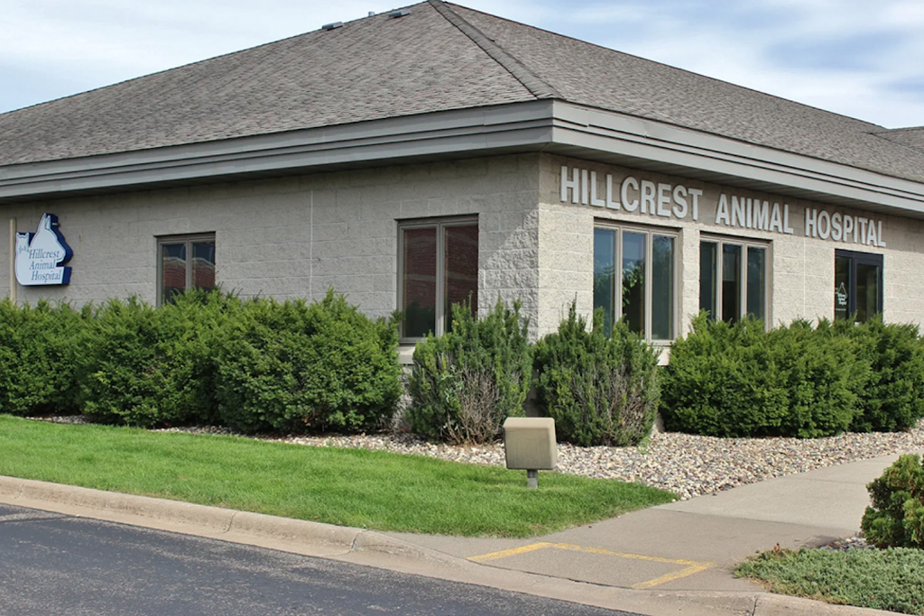 Hillcrest Animal Hospital | 2215 Vine St, Hudson, WI 54016, USA | Phone: (715) 386-1234