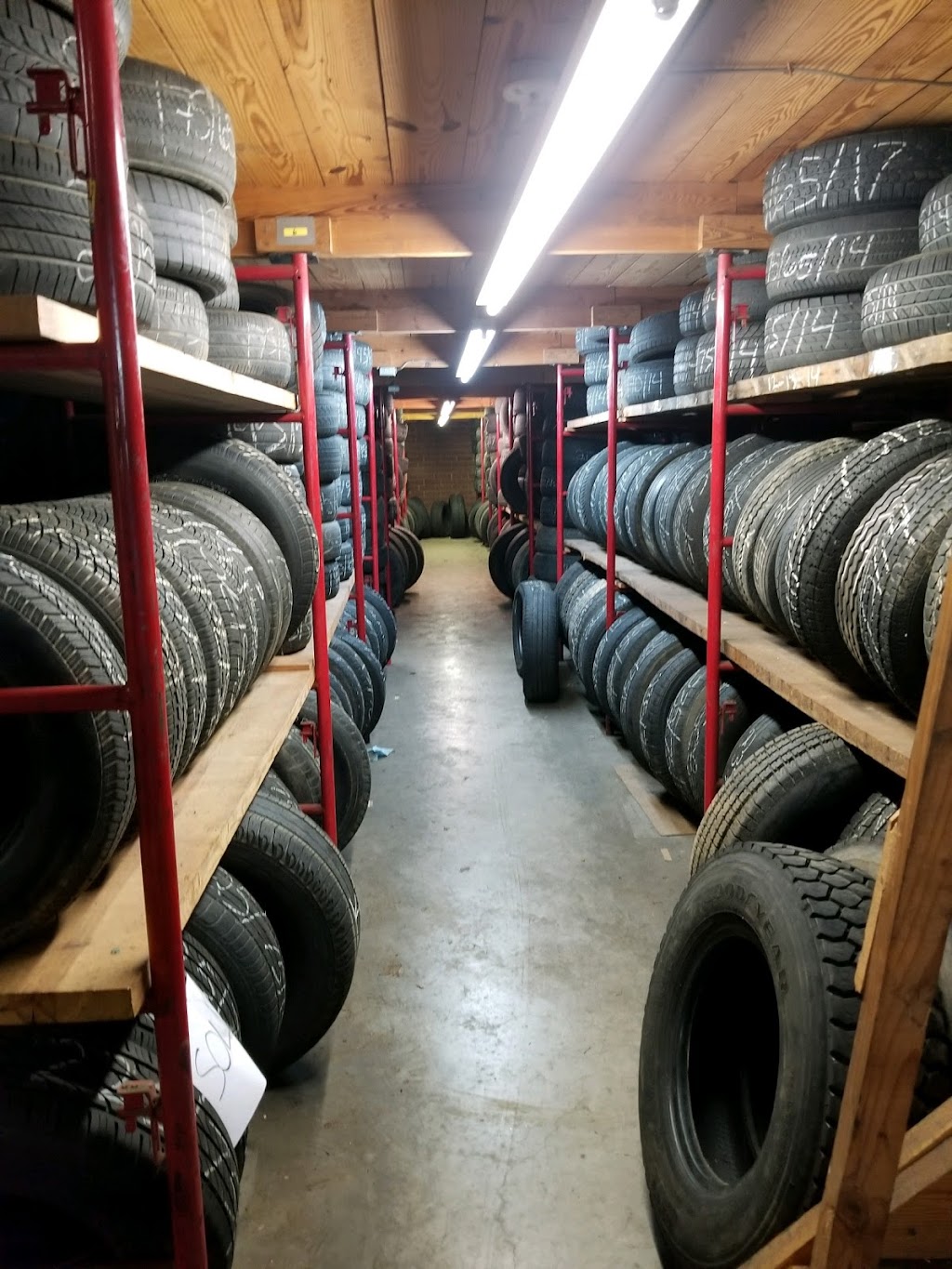 Happy Tire | 225 S Cobb Ave, Burlington, NC 27217, USA | Phone: (336) 222-0546