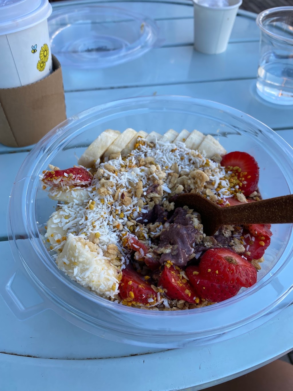 The Hive - Superfood Eats & Organic Cafe | 4242 Via Marina, Marina Del Rey, CA 90292, USA | Phone: (424) 369-4483