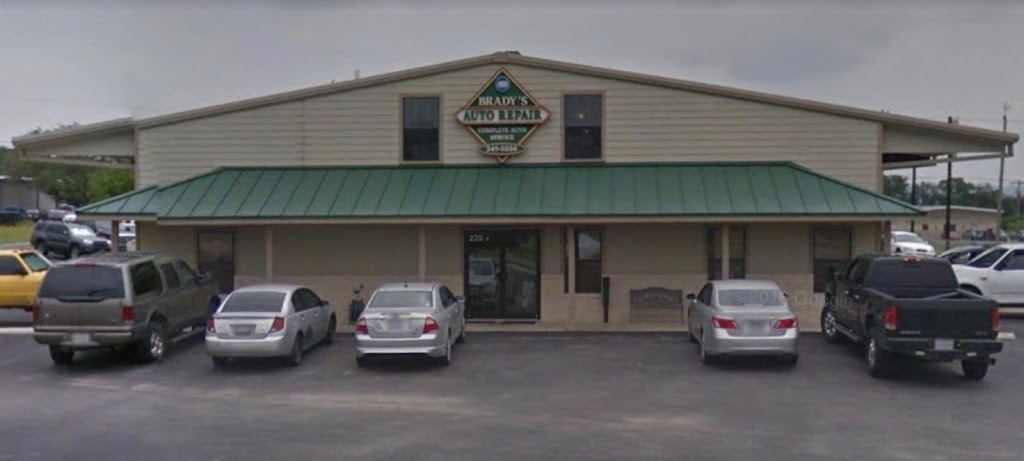 Bradys Auto Repair | 225 Market Ave, Boerne, TX 78006, USA | Phone: (830) 249-5556