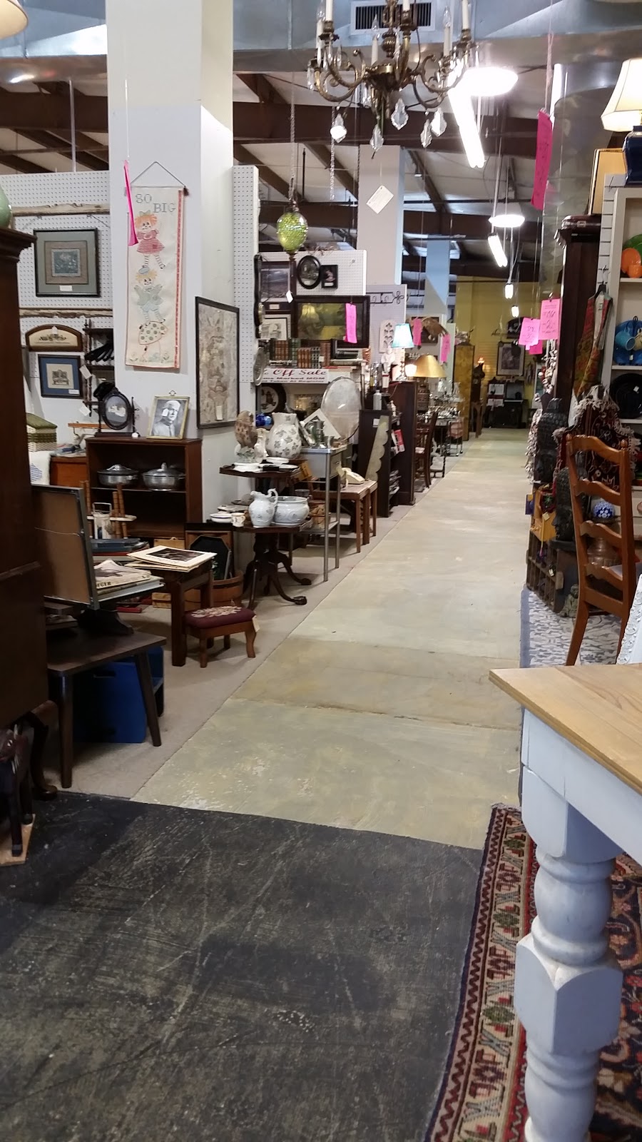 Hoover Antique Gallery | 3411 Old Columbiana Rd, Vestavia Hills, AL 35226, USA | Phone: (205) 822-9500