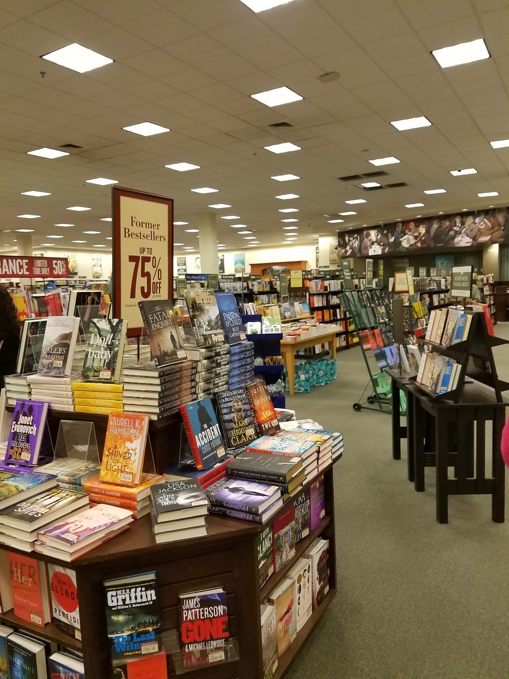 Barnes & Noble | The Crossings 2470, Tuscany St #101, Corona, CA 92881, USA | Phone: (951) 735-0038