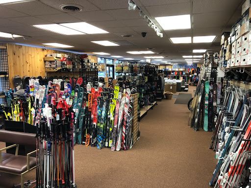 Ski and Snowboard Outlet @ Schuss | 4502 Commercial Dr, New Hartford, NY 13413, USA | Phone: (315) 736-1129