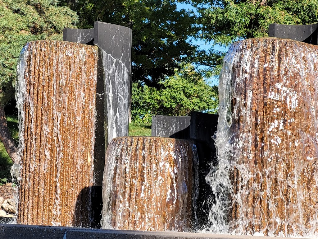 Vietnam Veterans Memorial Fountain | 4181 Broadway Blvd, Kansas City, MO 64111, USA | Phone: (816) 555-5555