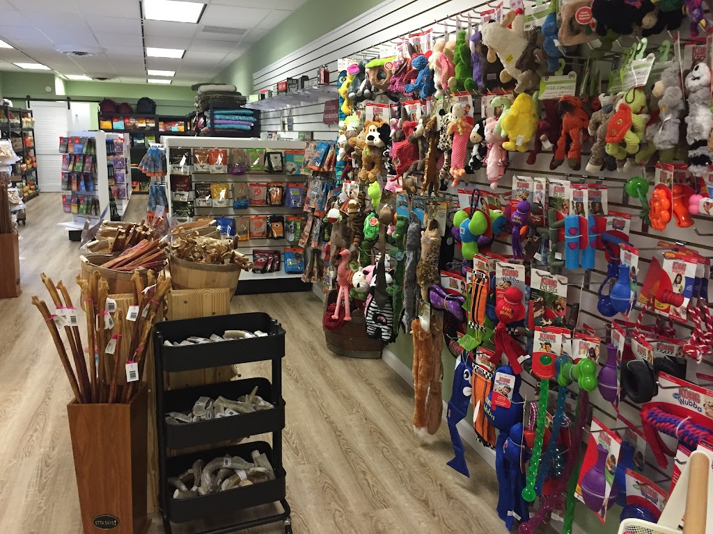 Well Bred - Pet food, supplies, toys & accessories | 641 Shunpike Road Hickory Square Plaza, Chatham Township, NJ 07928, USA | Phone: (973) 377-4606