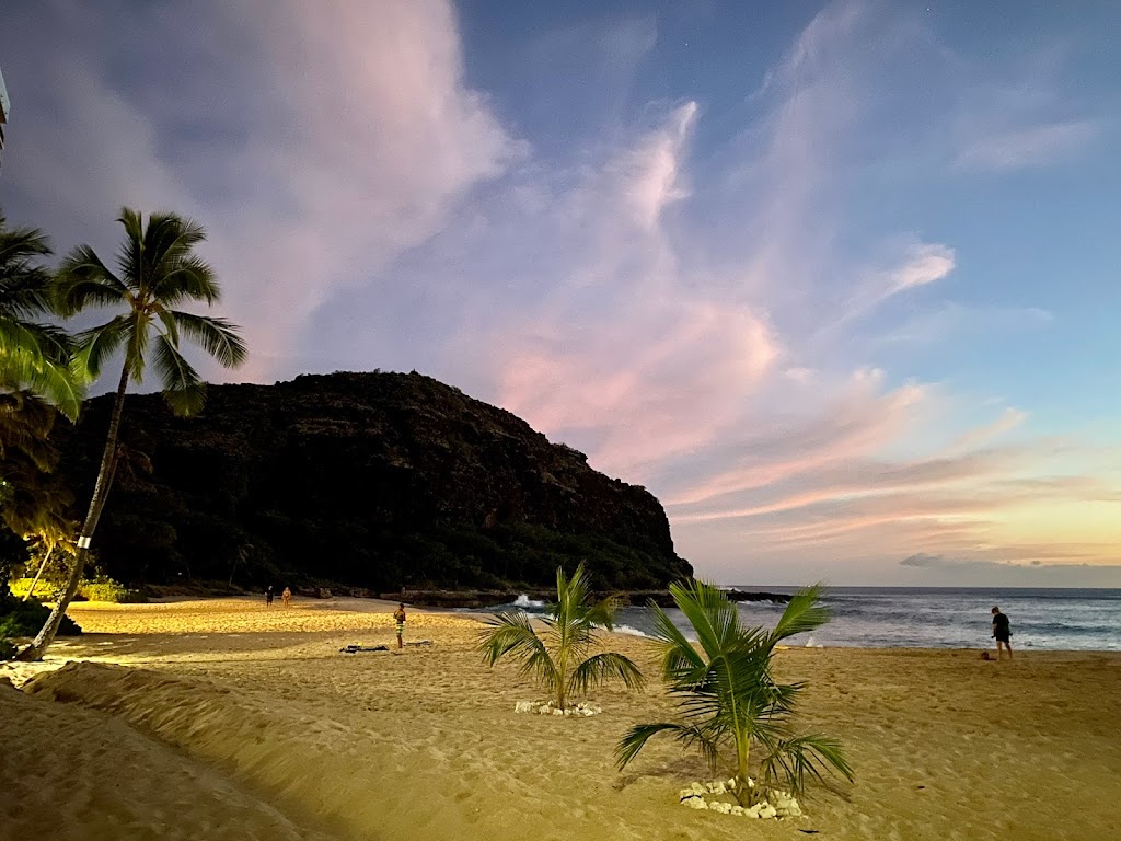 Makaha Beach Cabanas | 84-965 Farrington Hwy, Waianae, HI 96792, USA | Phone: (808) 215-6886