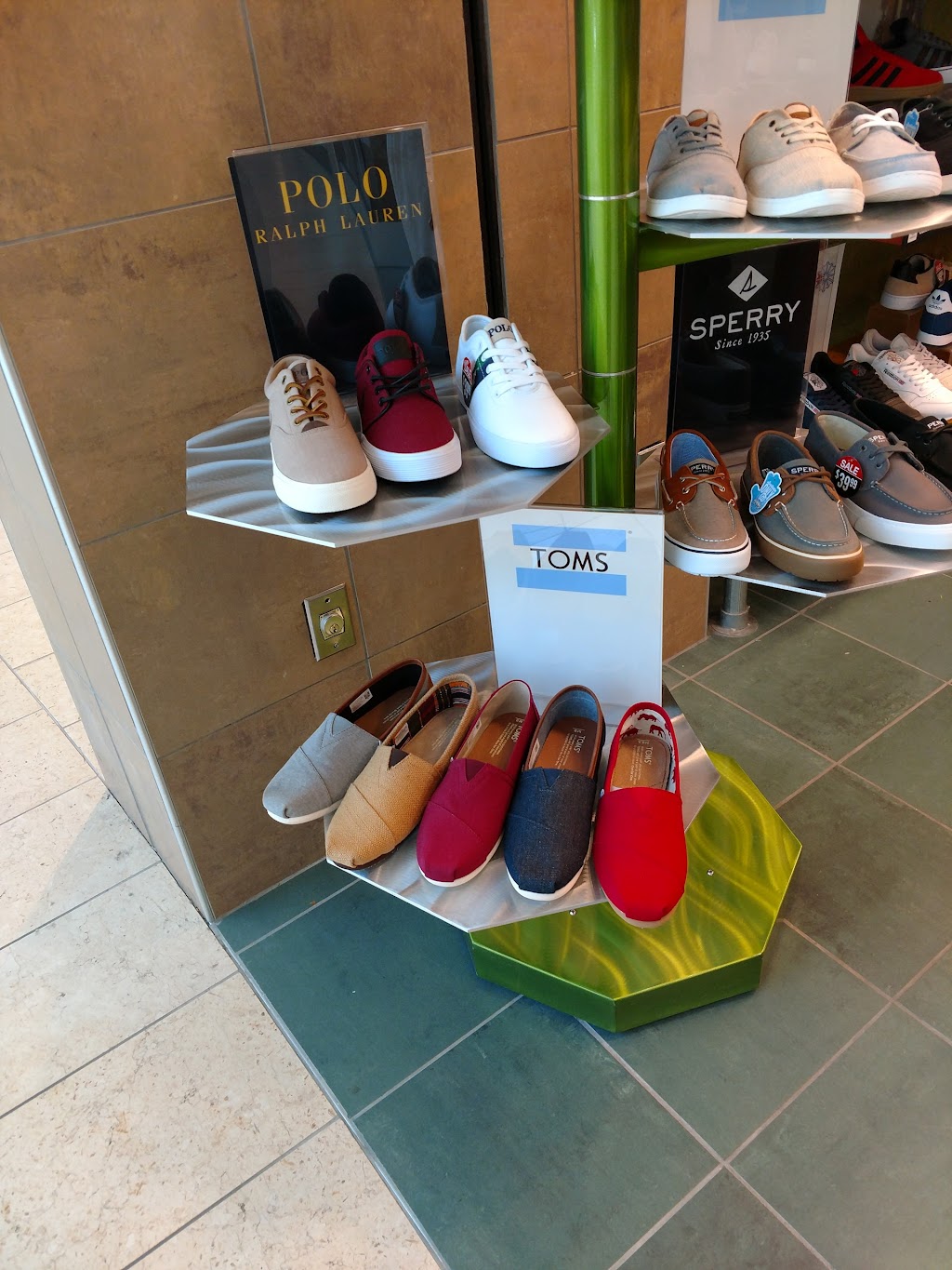 Journeys | 140 University Town Center Dr, Sarasota, FL 34243, USA | Phone: (941) 702-9665