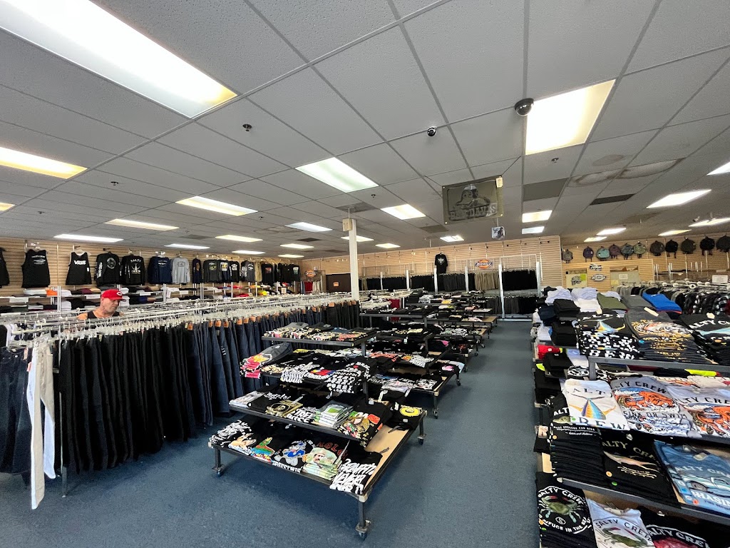 Dickies T-shirt Warehouse | 9931 Magnolia Ave, Riverside, CA 92503, USA | Phone: (951) 343-1340