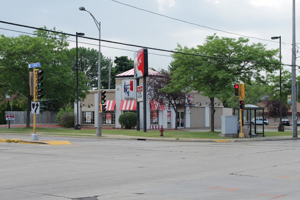 KFC | 101 N Chicago Ave, South Milwaukee, WI 53172, USA | Phone: (414) 762-4430