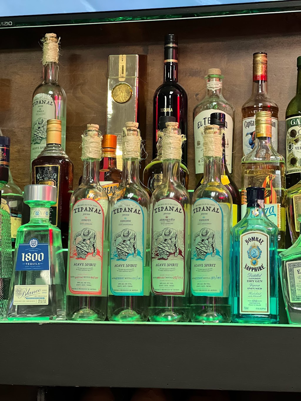 Lucas Bar & Restaurant | 4126 Monterey Hwy, San Jose, CA 95111, USA | Phone: (408) 794-5178