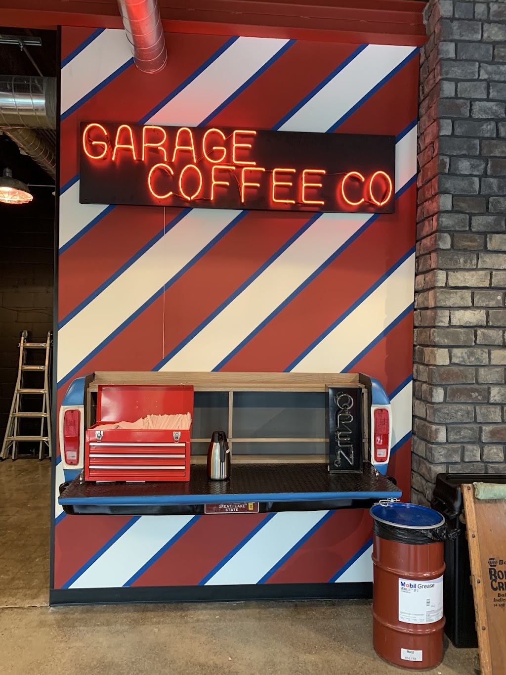 The Garage Cuts and Coffee | 40600 E Ann Arbor Trail, Plymouth, MI 48170, USA | Phone: (734) 404-5441